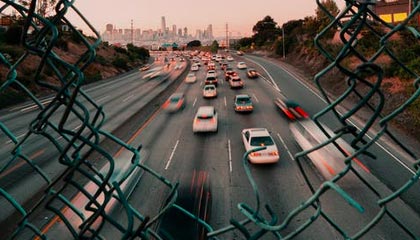 大连英博客场表现稳健，积分稳步攀升，大连英新科技有限公司